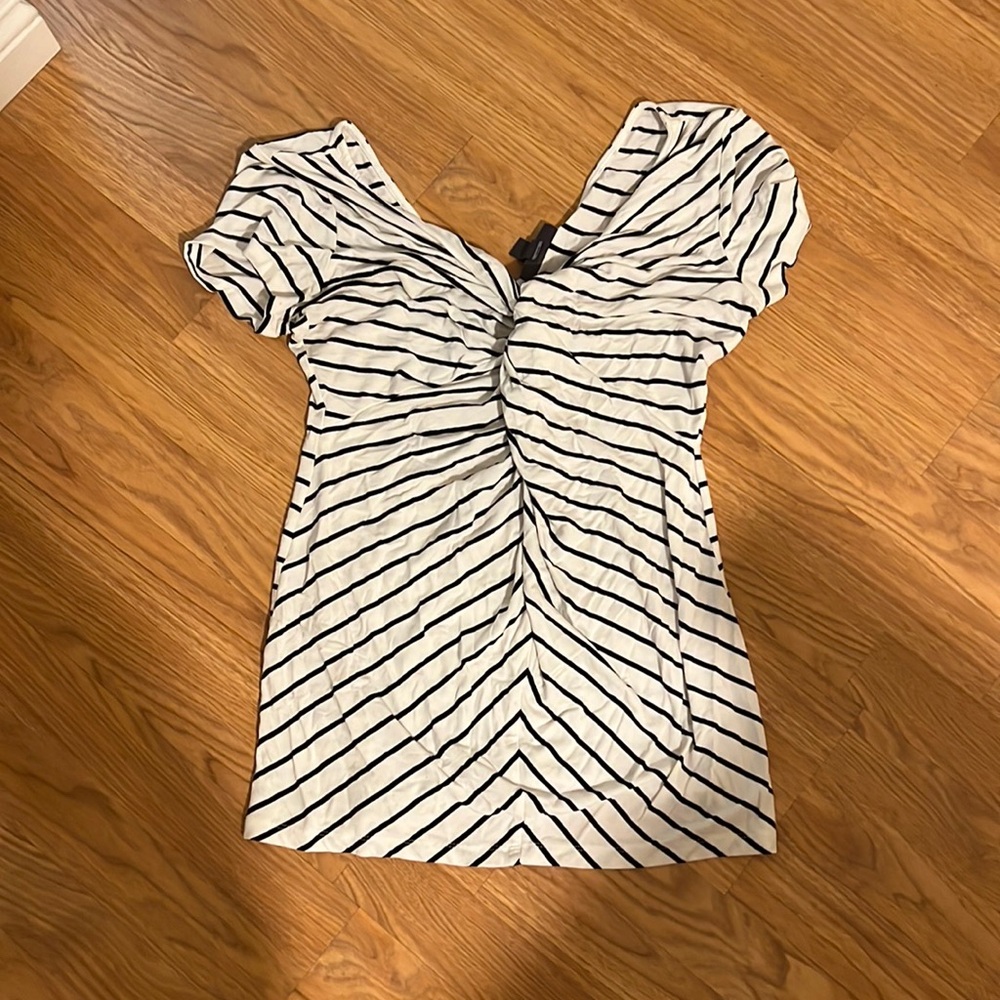 A pea in a pod maternity shirt